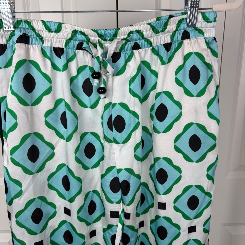 Zara Cropped Geometric Patterned Wide Leg Cropped Pants in Blue, Green and Black - Picture 2 of 5